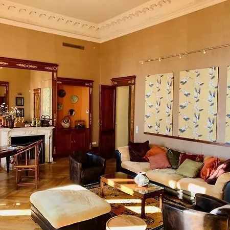 Luxury 4 Bedrooms In Apartment *