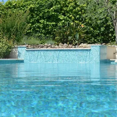 Luxury 4 Bedrooms In